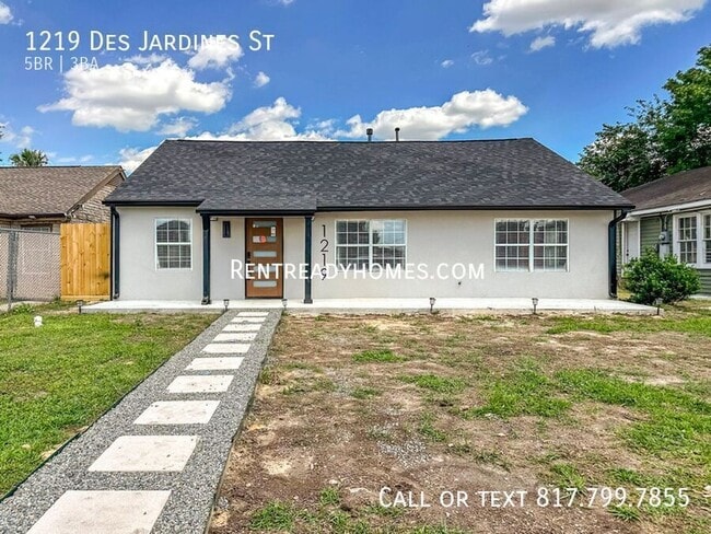 property at 1219 Des Jardines St