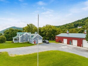 654 Bristol Rd in Bristol, VT - Building Photo - Building Photo