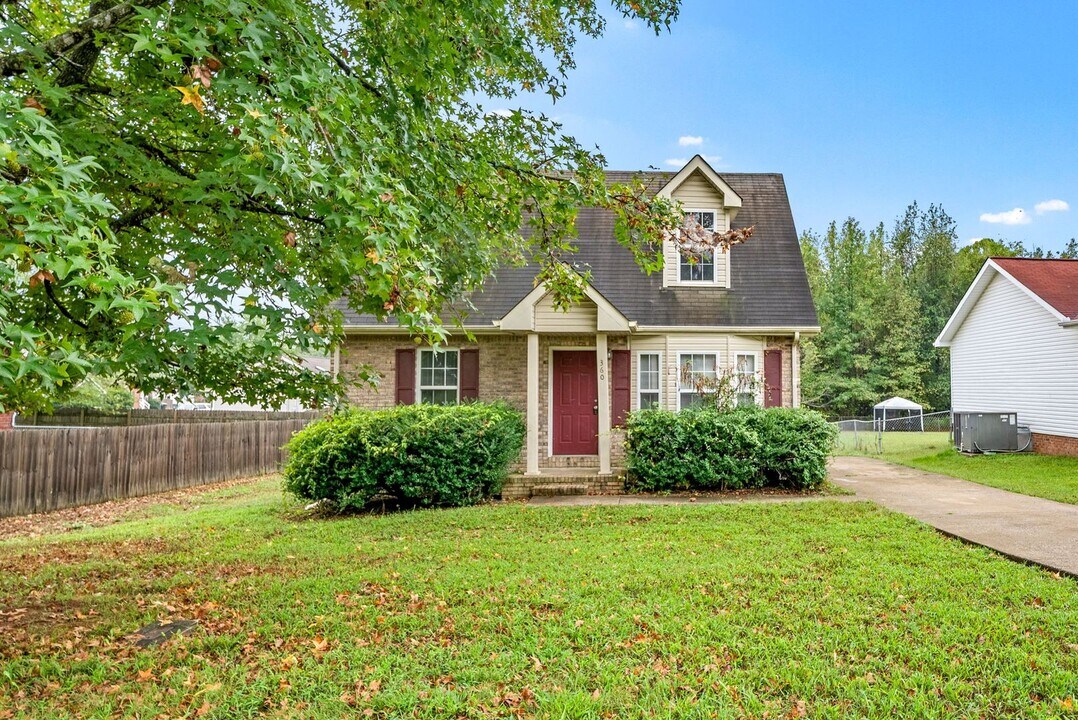 360 Donna Dr in Clarksville, TN - Building Photo
