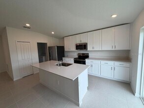 2155 Lone Oak Ln in Lakeland, FL - Building Photo - Building Photo