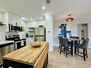 3201 NE 29th St in Fort Lauderdale, FL - Building Photo - Building Photo