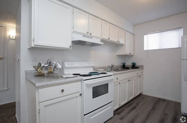 525 N Carolina Dr in El Paso, TX - Foto de edificio - Building Photo