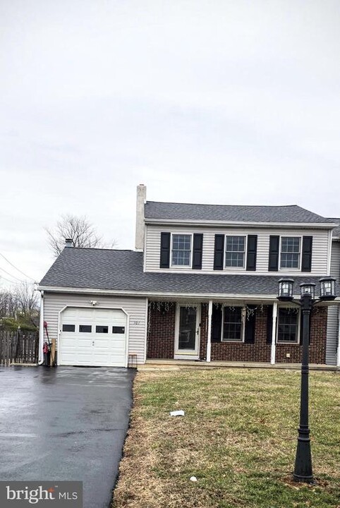 101 Ashley Cir in Lansdale, PA - Building Photo