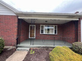 523 W State St in Hamburg, PA - Building Photo