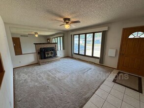 2106 Assumption Dr in Bismarck, ND - Building Photo - Building Photo