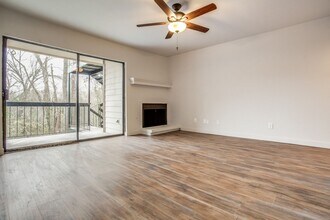 9730 Whitehurst Dr in Dallas, TX - Building Photo - Building Photo
