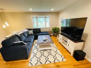 27 Karista Spring Dr in Saratoga Springs, NY - Building Photo - Building Photo