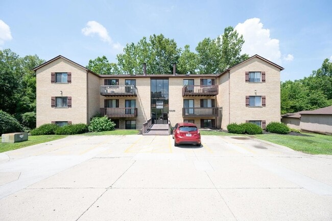 2050 Augusta Blvd in Fairfield, OH - Foto de edificio - Building Photo