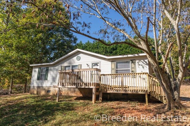 property at 3405 Piney Rd
