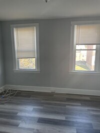 631 Dumbarton Ave photo'