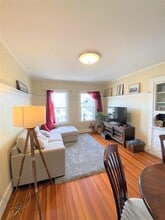 258 Belmont St, Unit #3 in Watertown, MA - Foto de edificio - Building Photo