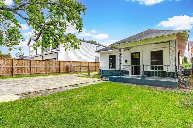 property at 406 Hahlo St