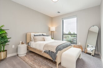 Green|House Short North in Columbus, OH - Building Photo - Interior Photo