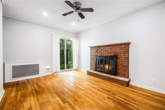 11 Hillside Pl in Rye, NY - Building Photo - Building Photo