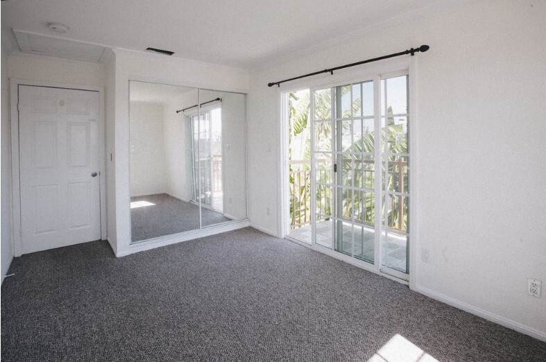 1207 S Serrano Ave in Los Angeles, CA - Building Photo