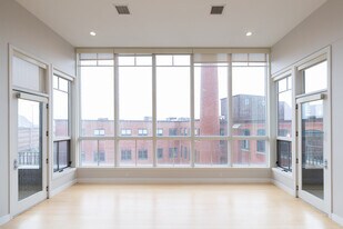 450 Harrison Ave, Unit 203 in Boston, MA - Building Photo