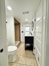 2302 N Central Park Ave in Chicago, IL - Building Photo - Building Photo