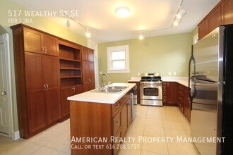 517 Wealthy St SE in Grand Rapids, MI - Building Photo - Building Photo