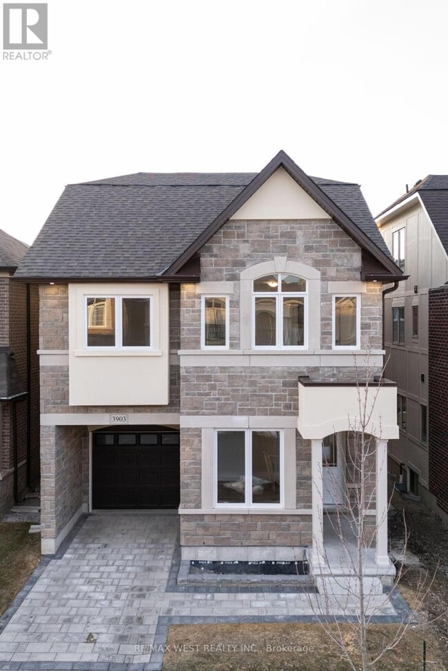 3903 Koenig Rd