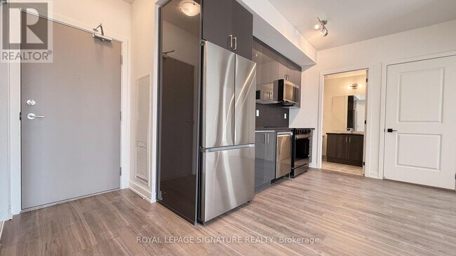 1010 Sandy Beach Rd in Pickering, ON - Building Photo - Building Photo