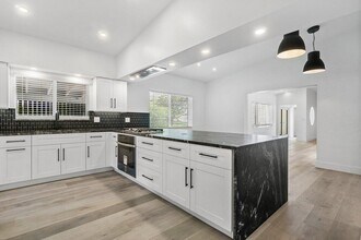 326 Westminster Rd in West Palm Beach, FL - Building Photo - Building Photo