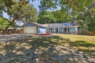 12 Corbin Ct in Niceville, FL - Building Photo