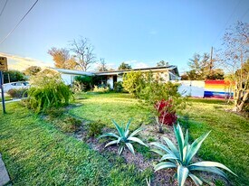 60 Julia St in St. Augustine, FL - Building Photo