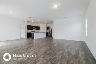 120 Hidden Lk Lp in Haines City, FL - Building Photo - Building Photo