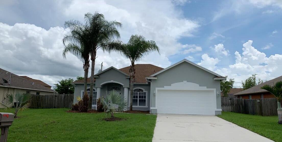 2772 SW Palace Ave in Port St. Lucie, FL - Building Photo