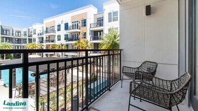 1810 Bertha St, Unit 257 in Jacksonville, FL - Foto de edificio - Building Photo