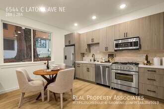 6544 Latona Ave NE in Seattle, WA - Building Photo - Building Photo