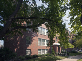 2836 W Arthur Ave Apartments