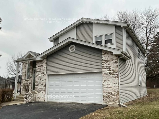 800 E Belmont Ave in Bensenville, IL - Building Photo - Building Photo