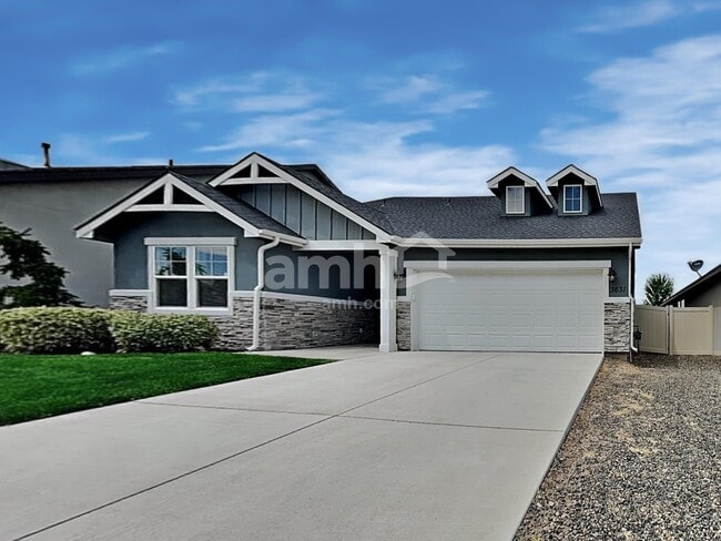 property at 3631 S Natural Wy