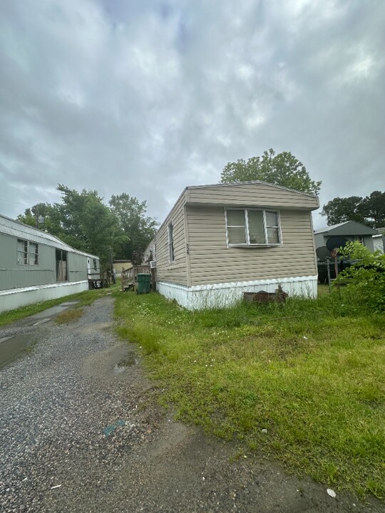 134 New St in Waverly, VA - Building Photo