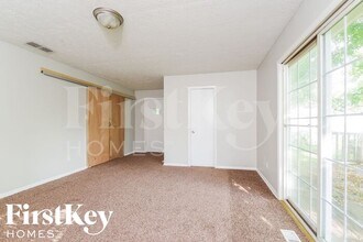38 Crestview Dr in Greenwood, IN - Building Photo - Building Photo