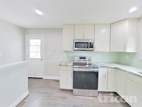 106 Oakmere Rd in Owings Mills, MD - Foto de edificio - Building Photo