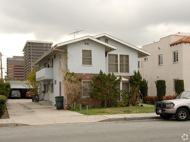 715 N Jackson St, Unit B in Glendale, CA - Foto de edificio - Building Photo