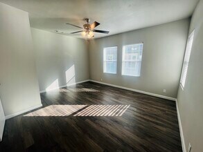 822 W Fischer St, Unit 2 in Sherman, TX - Building Photo - Building Photo
