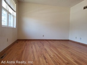 1716 E Cedar St in Olathe, KS - Building Photo - Building Photo