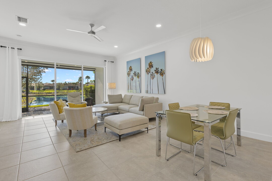 28401 Abruzzo Dr in Bonita Springs, FL - Building Photo