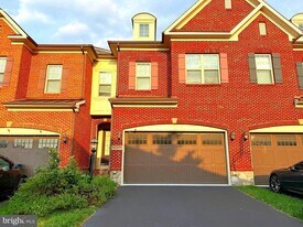 42331 Benfold Square in Ashburn, VA - Building Photo