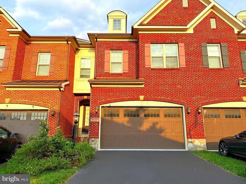 42331 Benfold Square in Ashburn, VA - Building Photo