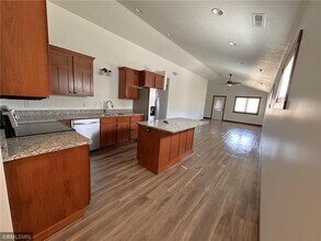 1726 Aspen Ct in New Richmond, WI - Foto de edificio - Building Photo