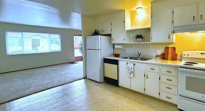 8790 Petaluma Hill Rd in Penngrove, CA - Building Photo - Building Photo