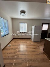 7124 SE Lexington St in Portland, OR - Building Photo - Building Photo