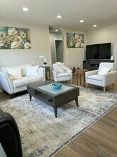 5247 Carmilfra Dr in Sarasota, FL - Foto de edificio - Building Photo