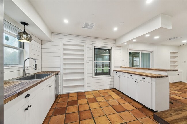 property at 7262 Roos Rd