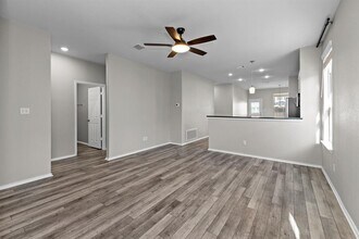 129 Bracken Fern Ln in Georgetown, TX - Building Photo - Building Photo