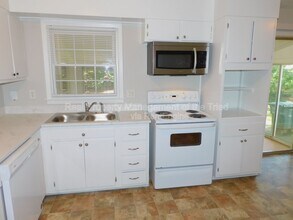 3005 Stratford Dr in Greensboro, NC - Building Photo - Building Photo